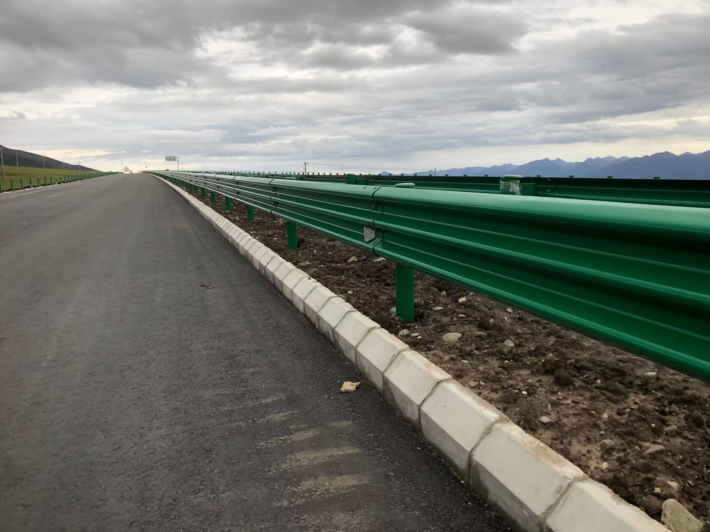 雷波县乡村公路波形护栏防撞波形护栏 - 推荐